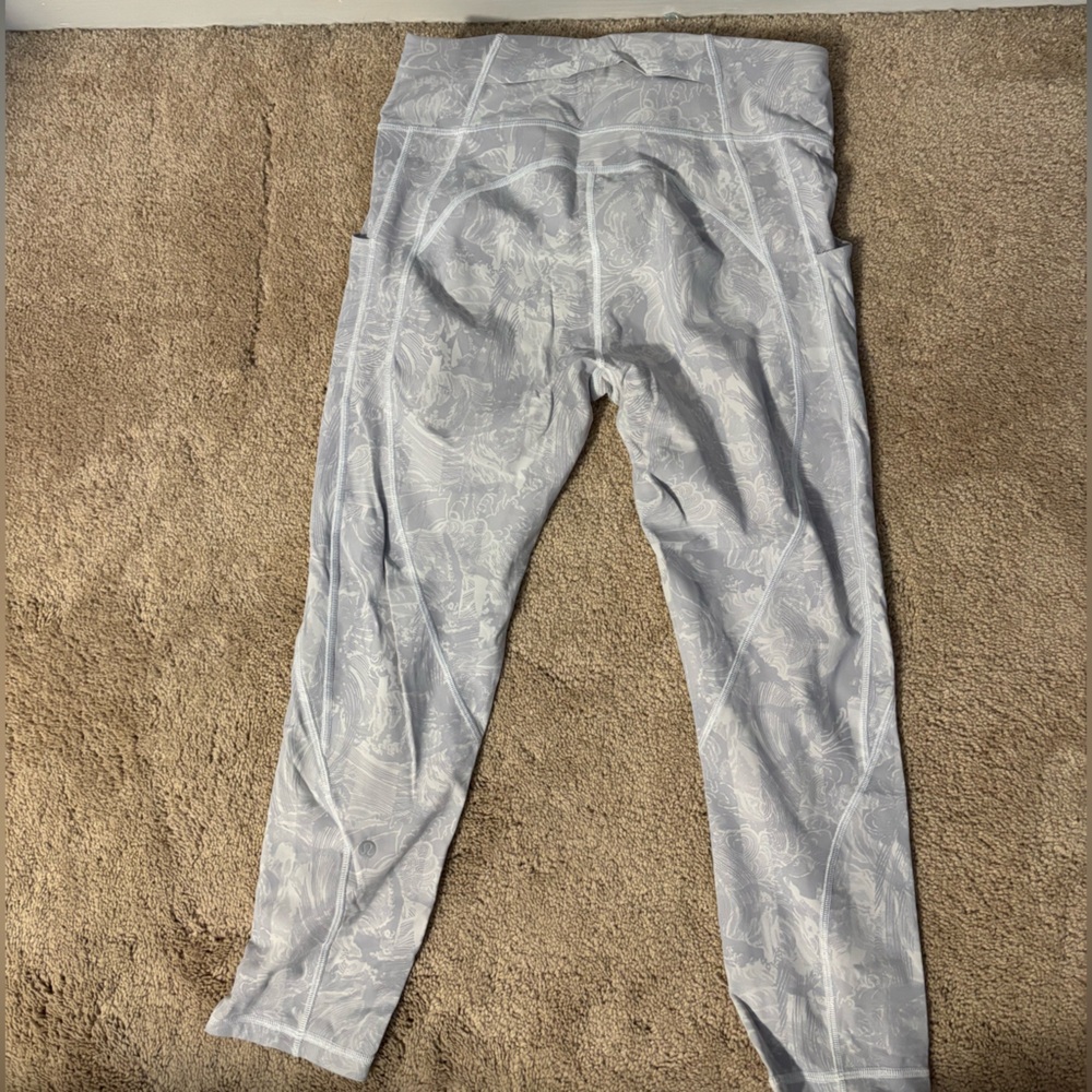 Lululemon Grey Floral Cropped Leggings